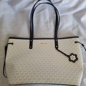 Michael Kors tote